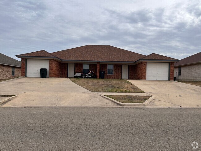 Building Photo - 3802 Pecos Dr Unit 3802 B Pecos Drive Rental