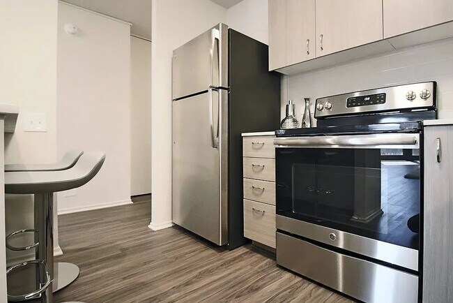 Photo - 1184 N Dearborn St