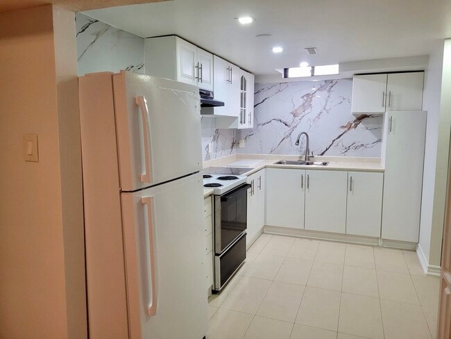 Building Photo - PRIVATE APARTMENT IN LOWER LEVEL OF HOUSE