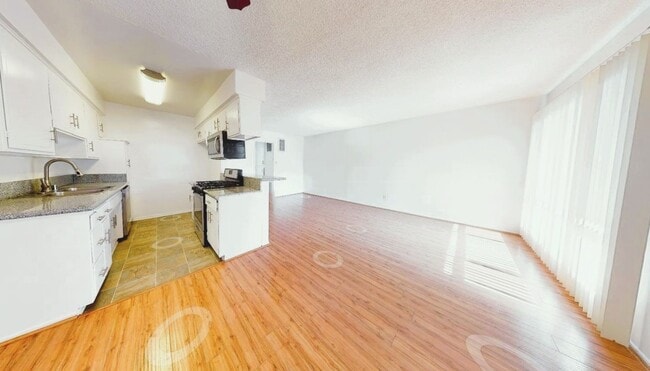 Photo - 817 S. St. Andrews Pl