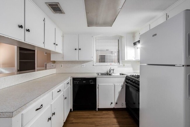 Photo - 2802 St Edwards Cir