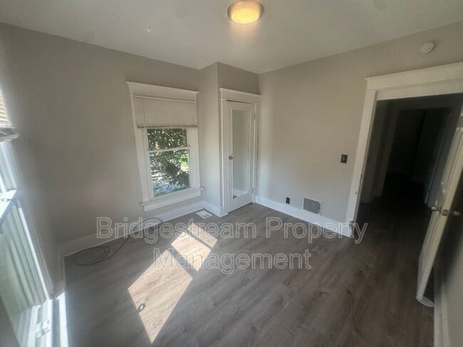 Photo - 823 Princeton Dr