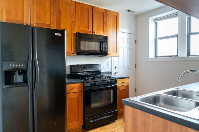 Photo - North Lincoln Square - 2 Bed / 1 Bath - In Unit Laundry Unit 2508-3