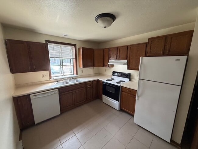 Photo - Pinebrook Corner Apartments