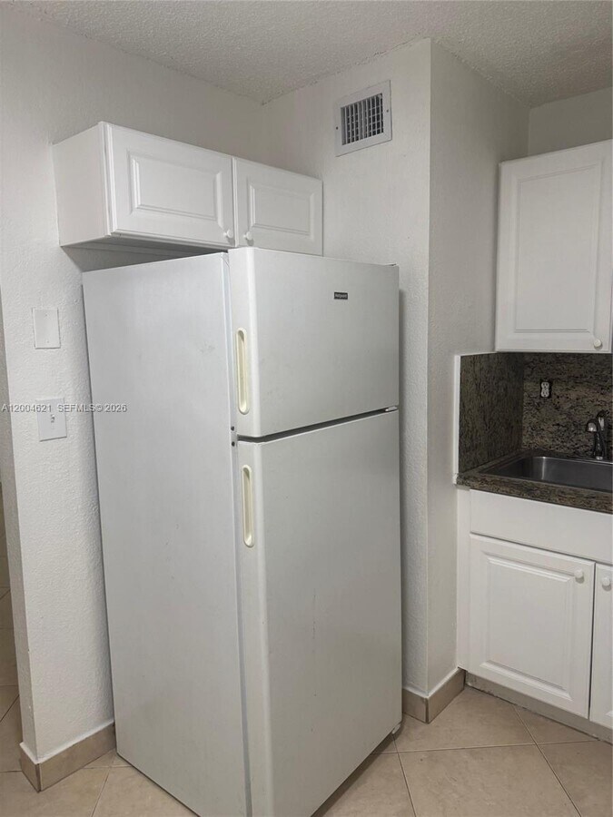 Photo - 1235 NW 6th St Unit 5