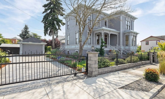 Photo - 331 SE Montgomery St