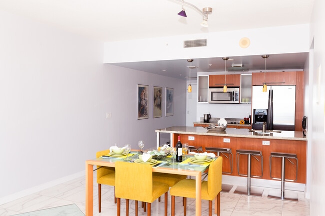 Well Equipped Kitchen - 185 SW 7th St Unit 3904