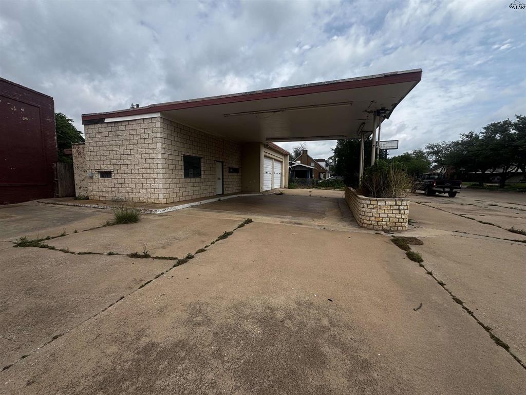 Photo - 1702 Hayes St