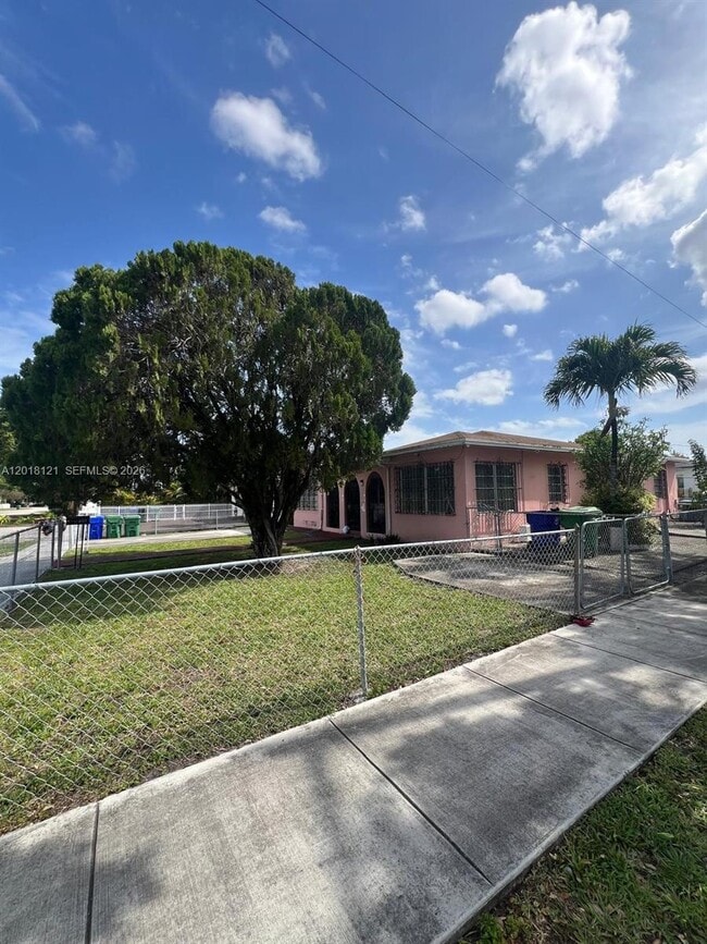 Photo - 301 NW 35th Ave Unit 301