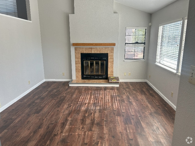 Building Photo - 22200 Cynthia Ct Rental