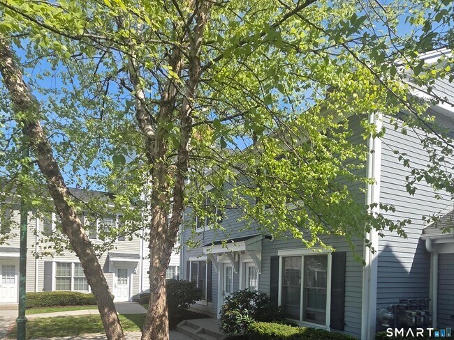 37 Fairfield Ave