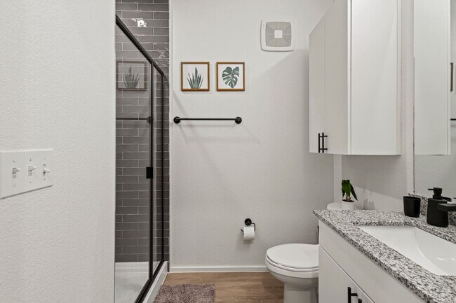 Photo - 596 W 9th St Unit ID1373718P