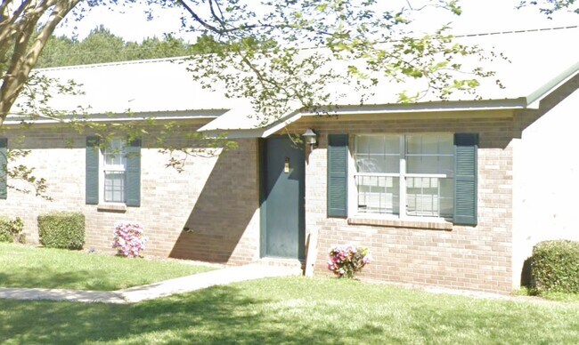 Building Photo - 598 Hartley St Rental