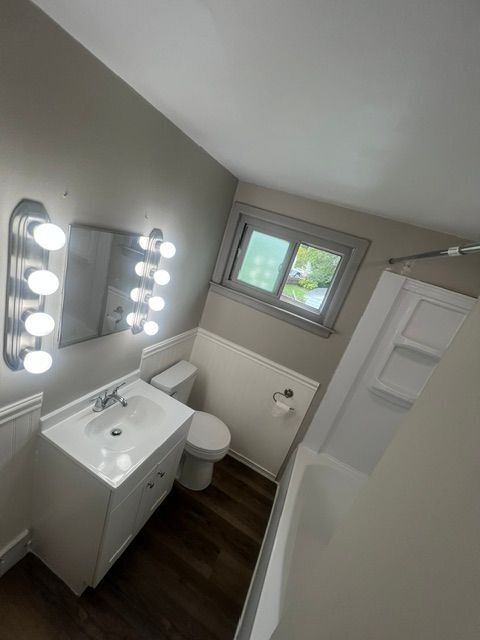 512 Cayuga Rd Unit Right