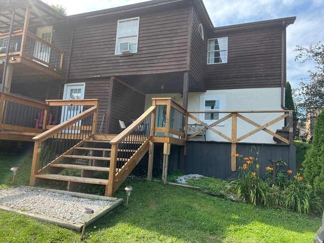 Photo - 1624 Armstrong Rd Unit Apt #2