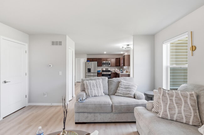 Photo - 15185 Hanover Ave