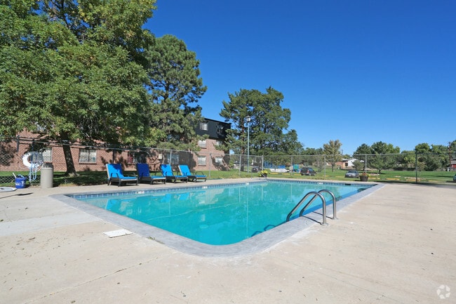 Photo - Garden Center Apartments