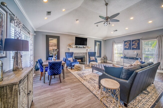 The Landings at Houston Levee