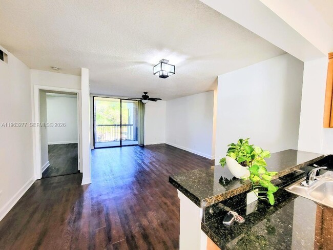 Photo - 5701 Riverside Dr Unidad 201B6