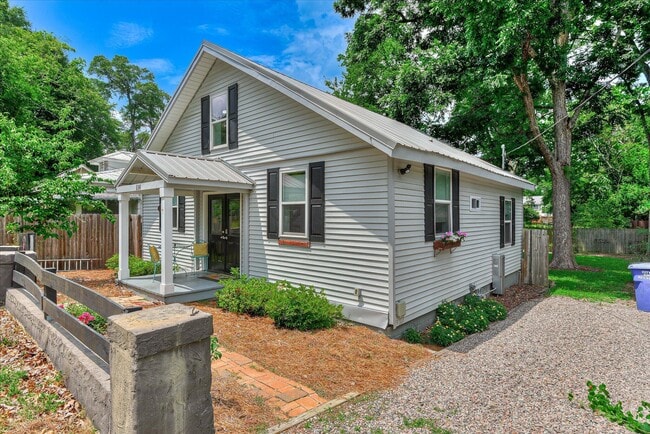 Photo - 116 Edgefield Ave NW