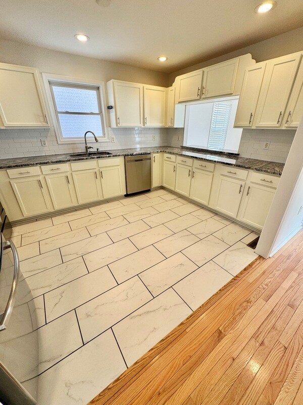 Photo - 1214 Bainbridge St