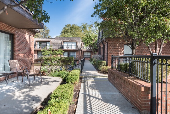 Photo - 3732 Locust St Unidad 18