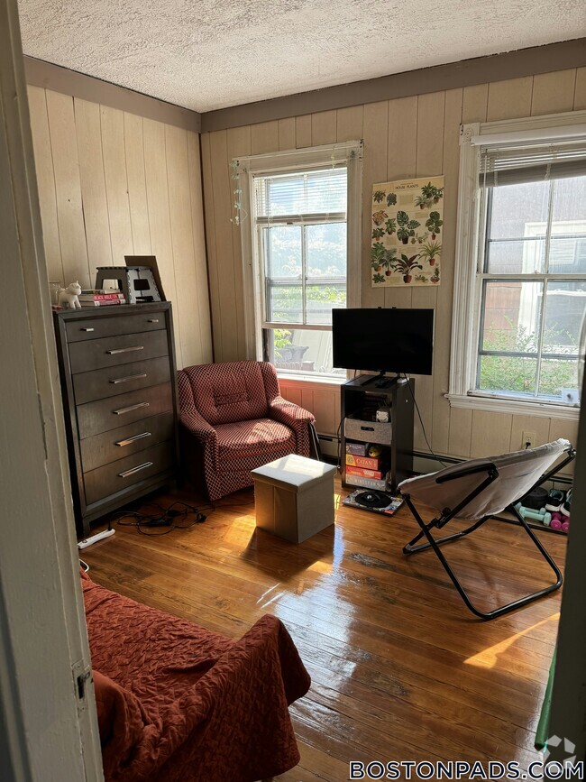 Building Photo - 38 Jefferson St Rental