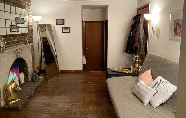 Photo - 329 Catharine St Unit 1