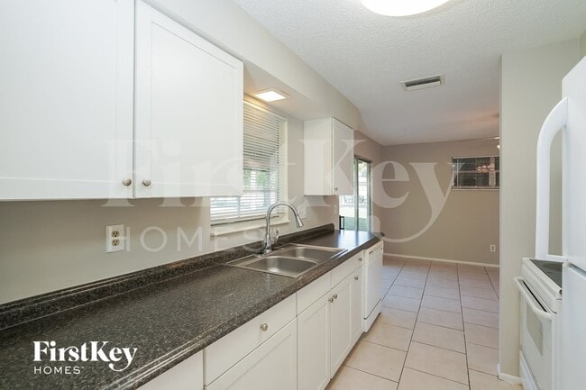 Photo - 1423 Caywood Cir S