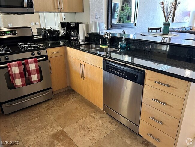 Building Photo - 210 E Flamingo Rd Unit 316 Rental
