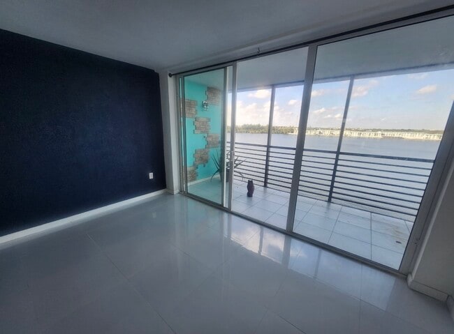 Photo - 1175 NE Miami Gardens Dr Unit 703E