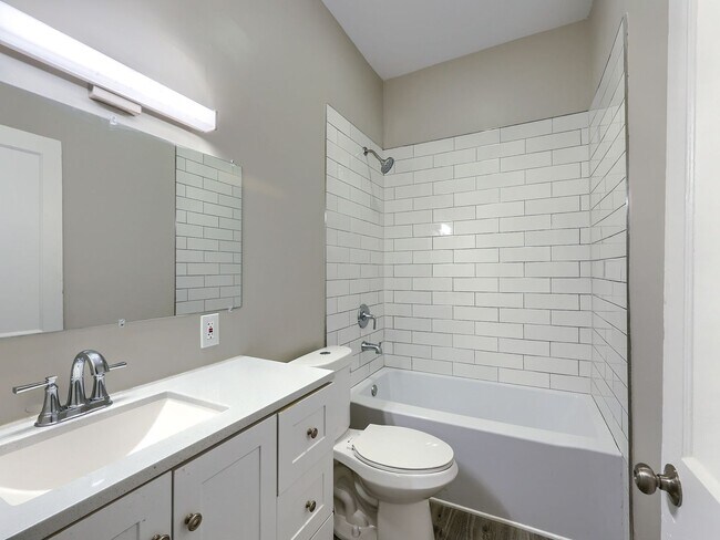 Photo - 208 Hamilton St Unidad 1