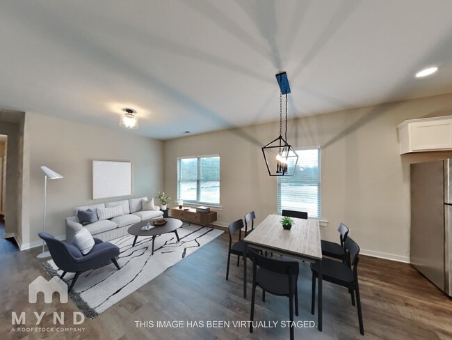 Photo - 176 Park Dr N