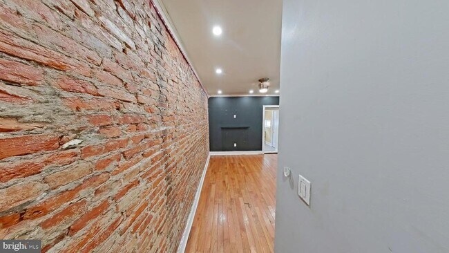 Photo - 126 N 53rd St
