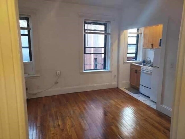 Photo - 39 Hemenway St Unit 09