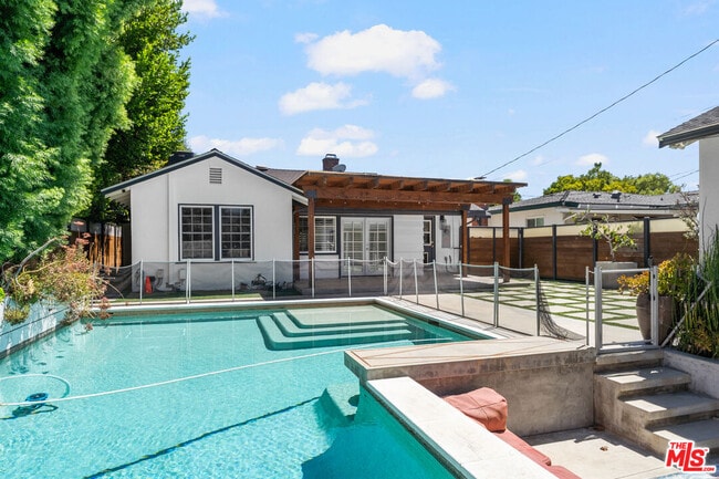 Building Photo - 22417 Dolorosa St