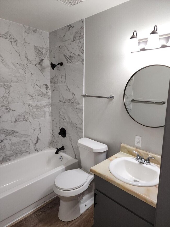 Photo - 3945 Stonedike Dr Unidad B