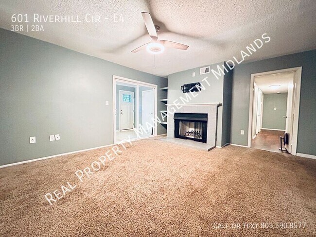 Photo - 601 Riverhill Cir