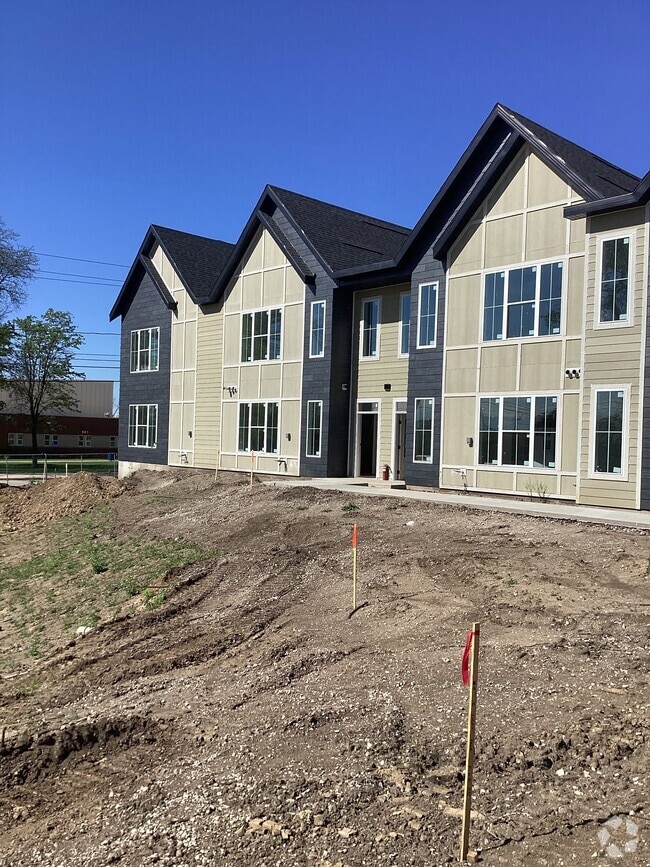 Building Photo - Park Indy Rowhomes