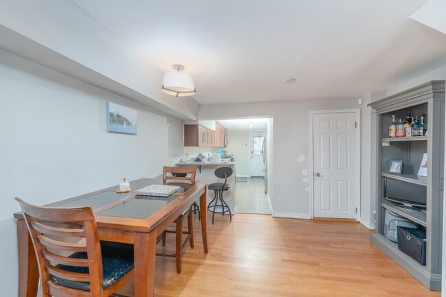 Photo - 1516 William St