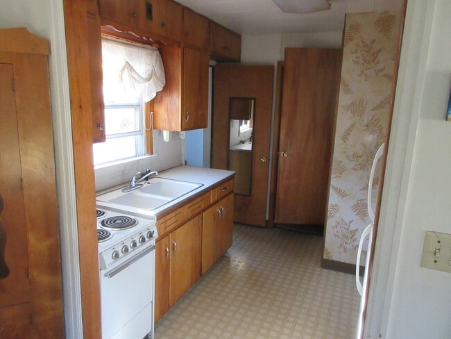 Photo - 719 Vincent Ct