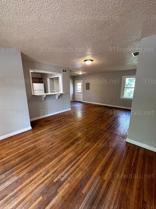4722-4724 E 8th St N - 4724 E 8th St N
