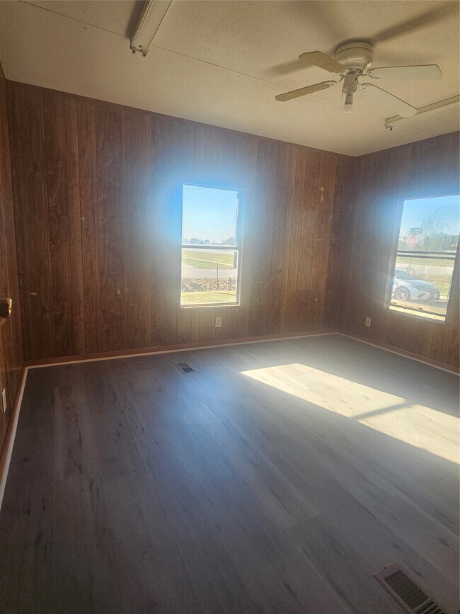 Photo - 1423 S Prosperity St