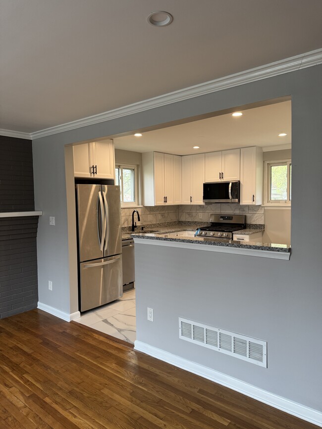 Photo - 8113 D'Arcy Rd House