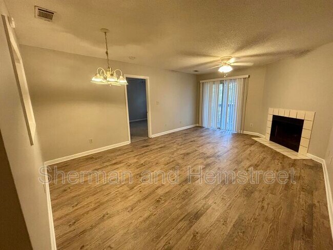 Photo - 406 Commons Dr Unidad 406