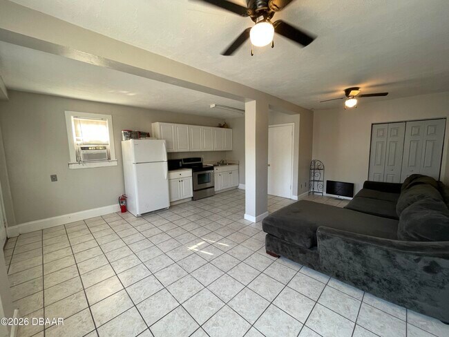 Photo - 411 N Oleander Ave Unit 3