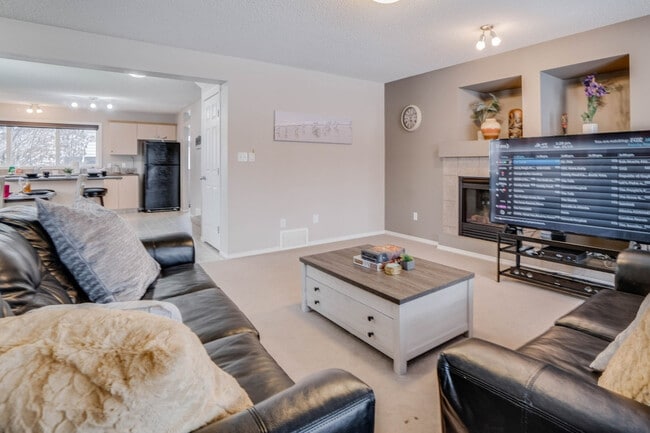 Building Photo - 12068-12019 19 Ave SW Unit SI ID1564627P