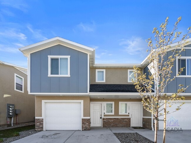 Photo - Spacious 3 Bed/2.5 Bath Townhome in Magna Community! Unit 7427