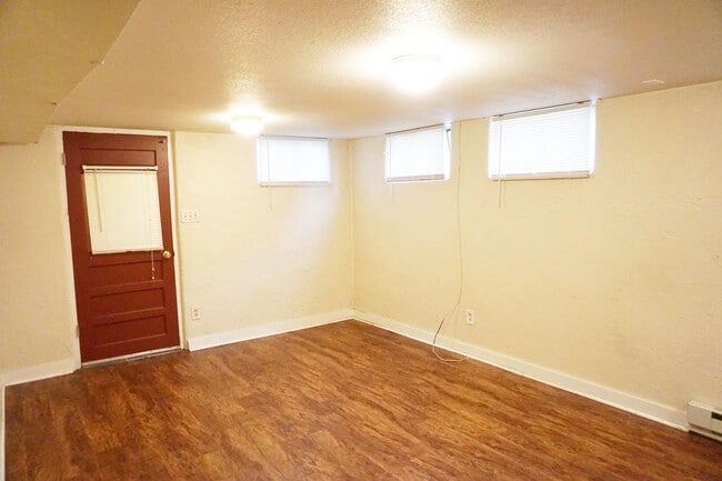 Photo - 640 1/2 S Meldrum St