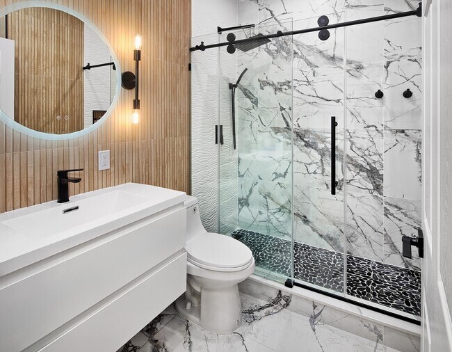 Photo - 395 Kingston Ct